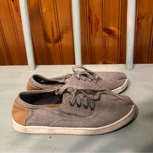 Toms sneakers